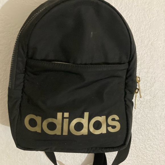 Adidas medium size pack pack purse bag